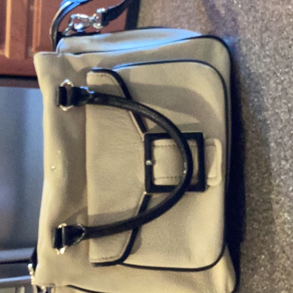 Kate Spade Black and Cream Shoulder Bag - Picture 2 of 10
